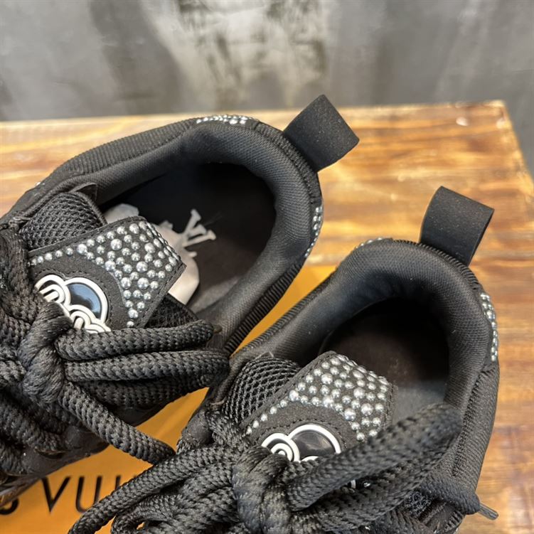 LOUIS VUITTON LVSK8 SNEAKER   LVS078