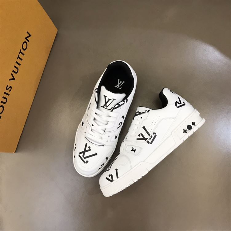 LOUIS VUITTON LV TRAINER SNEAKER   LVS054