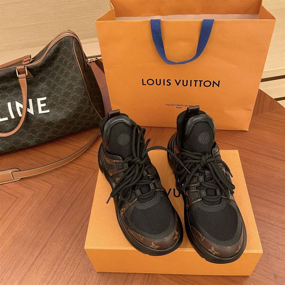 LOUIS VUITTON ARCHLIGHT TRAINERS   LVS098