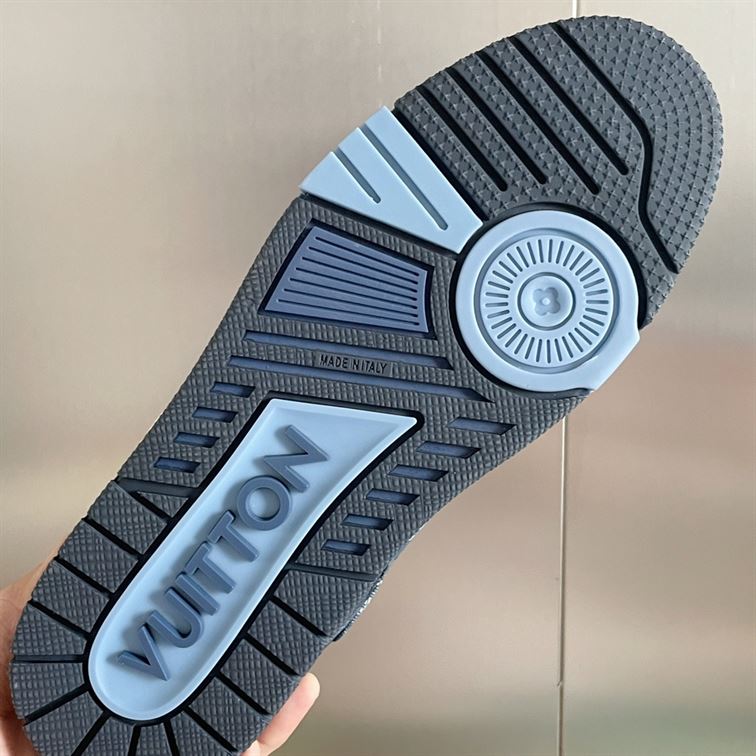 LOUIS VUITTON X NIGO TRAINER SNEAKERS IN BLUE   LVS005