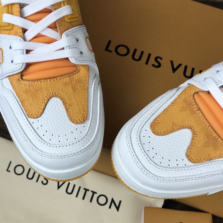 LOUIS VUITTON TRAINER SNEAKER   LVS033