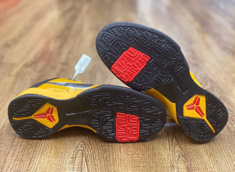 NIKE KOBE 5 PROTRO x BRUCE LEE