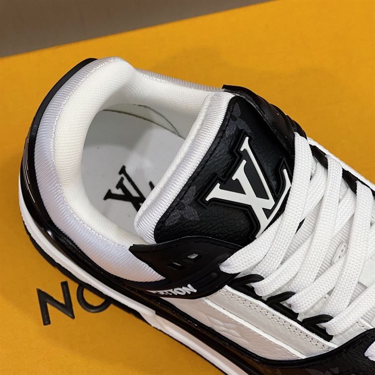 LOUIS VUITTON TRAINER WHITE BLACK WHITE   LVS018