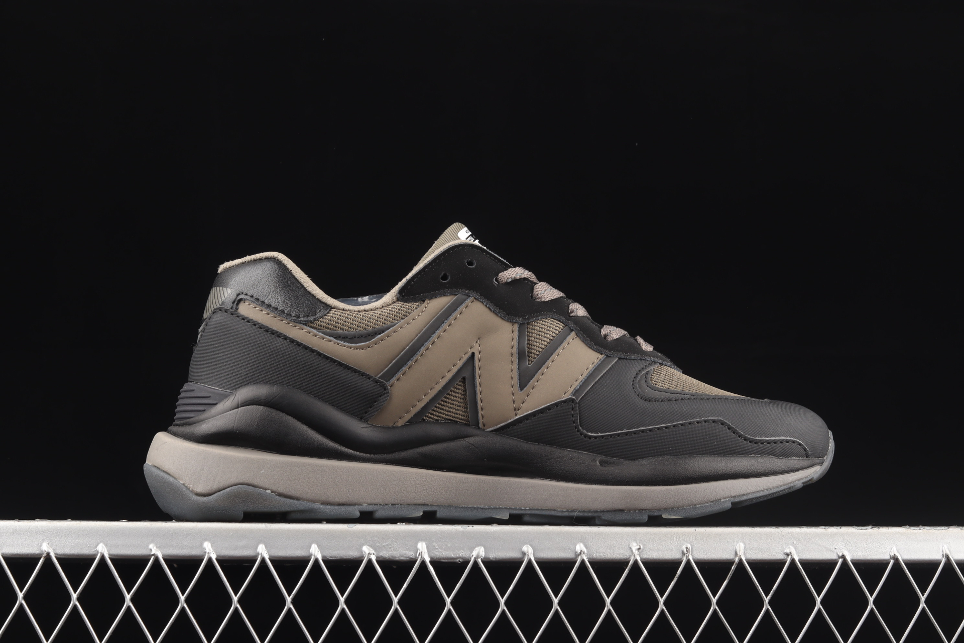 57/40  Black Olive Yellow  M5740NX