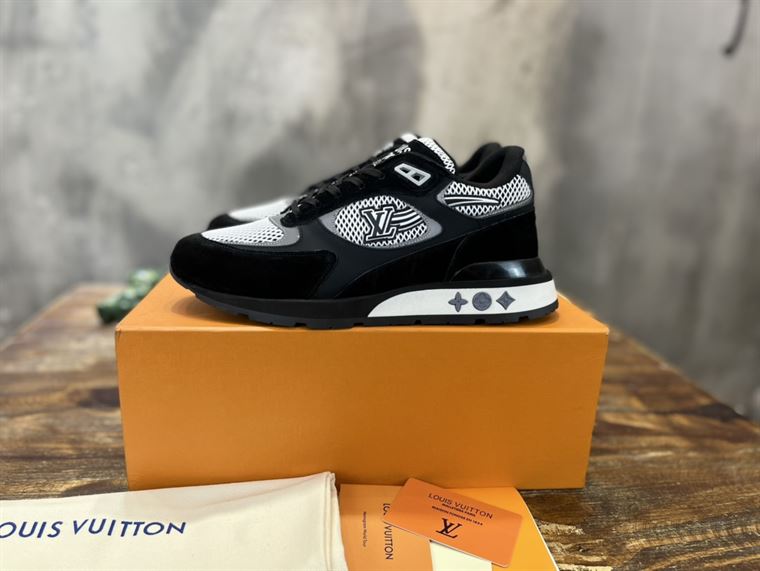 LOUIS VUITTON RUN AWAY SNEAKER   LVS050