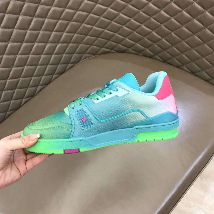LOUIS VUITTTON TRAINER SNEAKERS IN GREEN GRAINED CALF LEATHER   LVS002