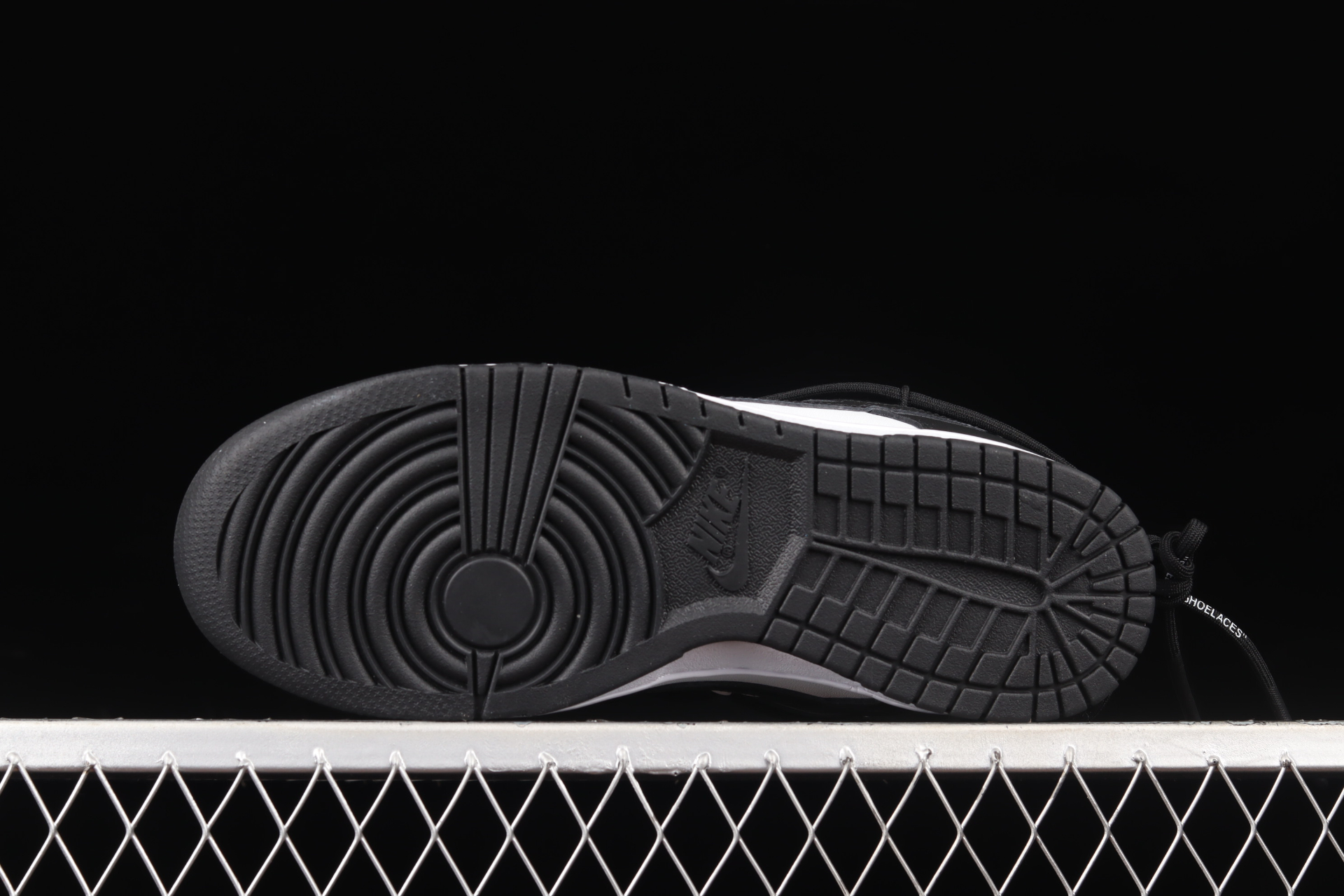 Dunk Low Lot  Black/White  CT0856-103