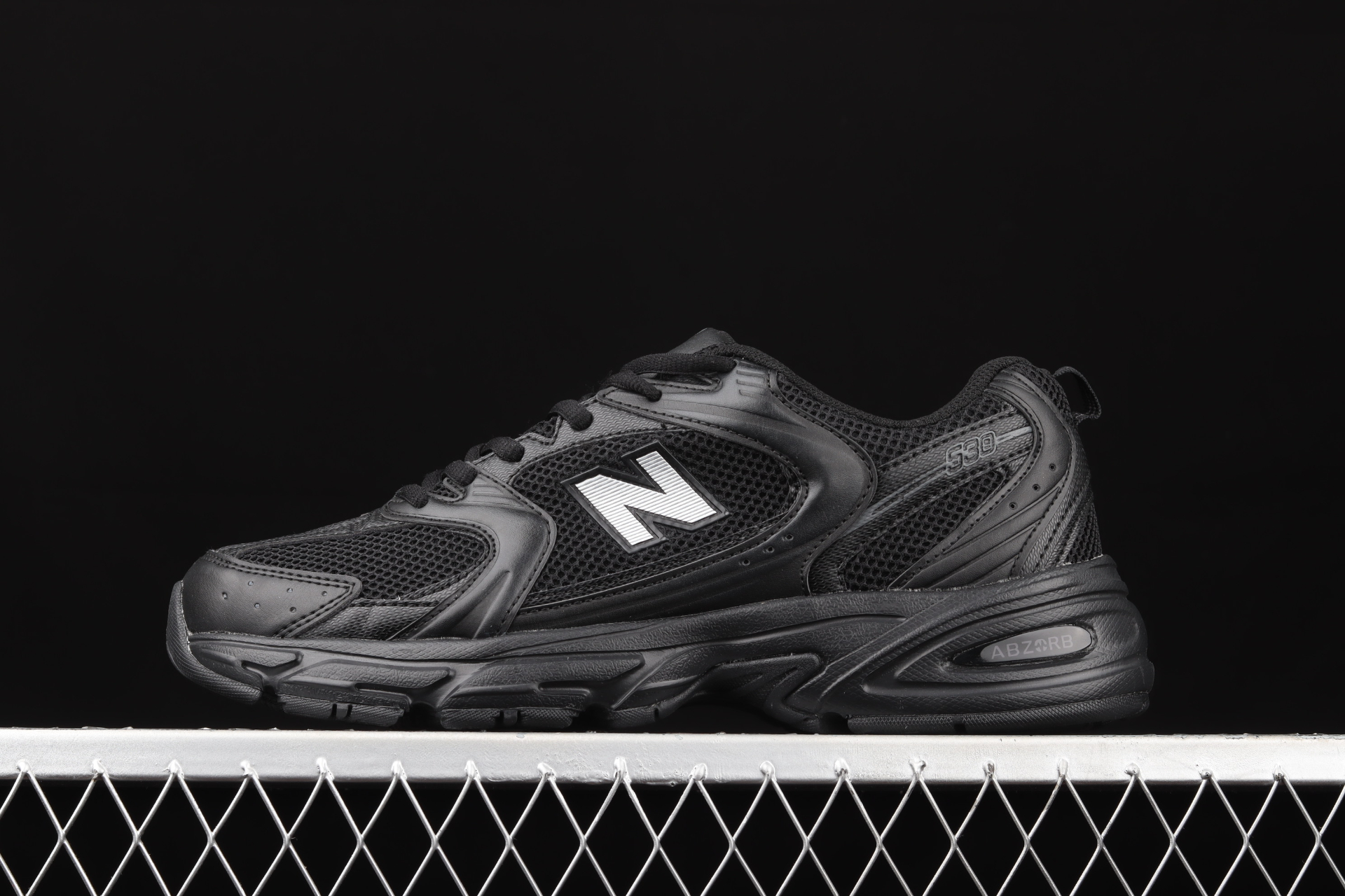 530 Retro  Black  MR530FB1