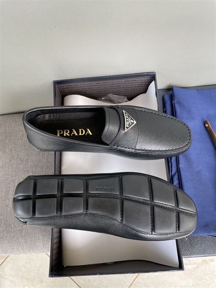 PRADA SAFFIANO LEATHER DRIVER   PRS036