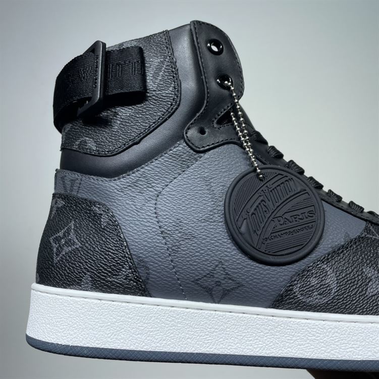 LOUIS VUITTON RIVOLI BOOTS   LVS104