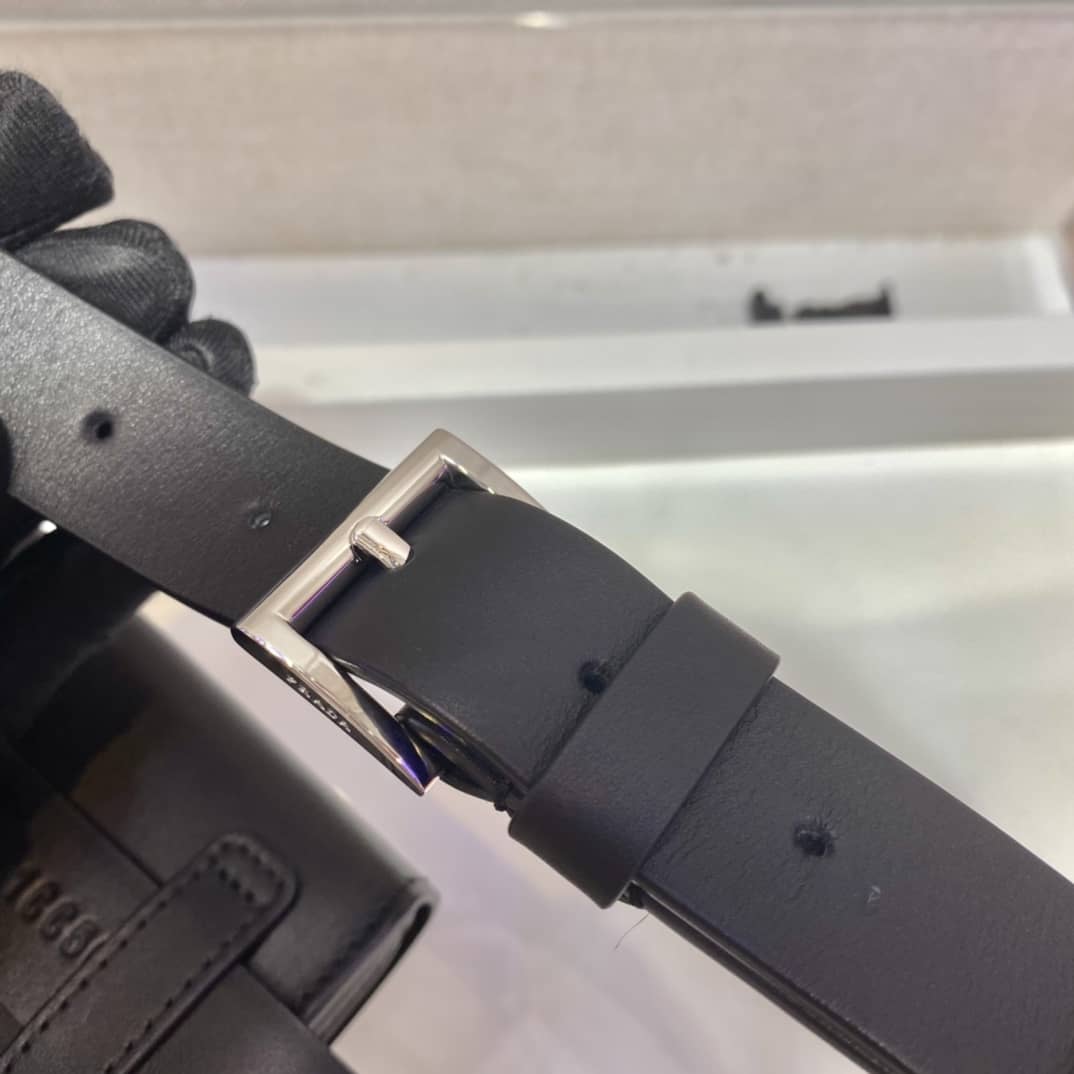 Replica Pradas Womens Leather Belt With Pouch