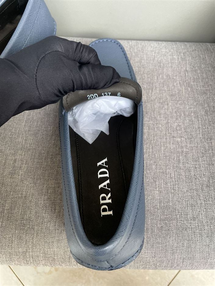 PRADA SAFFIANO LEATHER DRIVER   PRS037