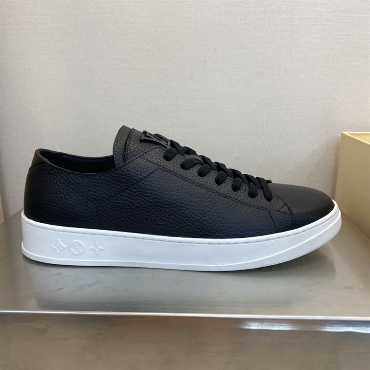 LOUIS VUITTON RESORT TRAINER SNEAKER   LVS083