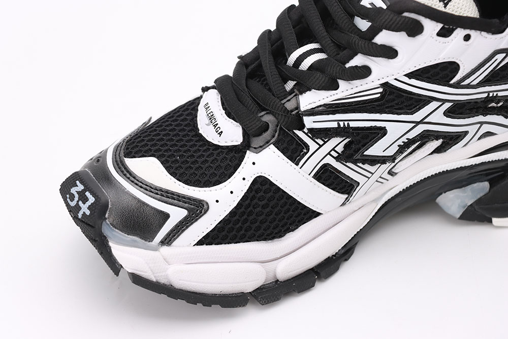 Balenciaga Runner  BLACK WHITE  Quality Replica
