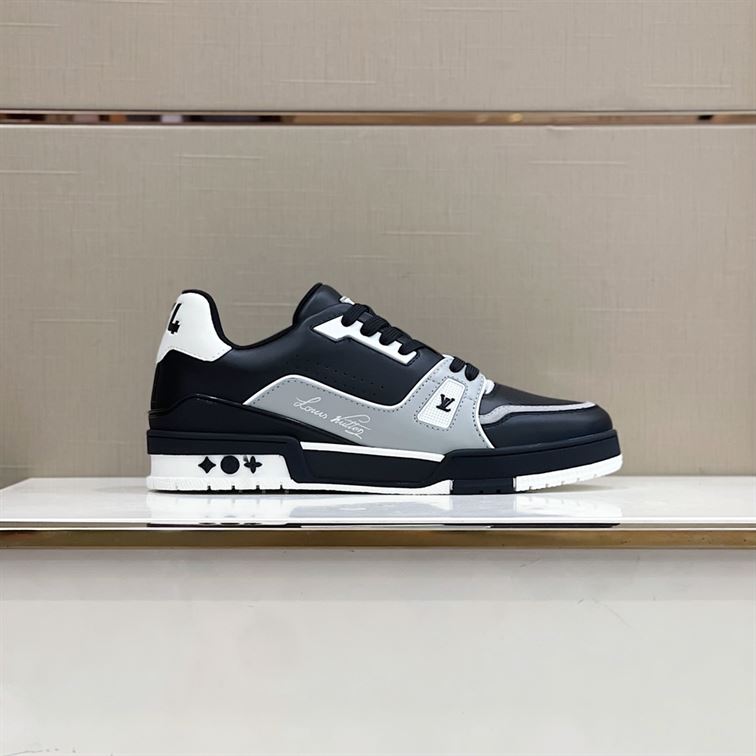 LOUIS VUITTON TRAINER SNEAKER   LVS080
