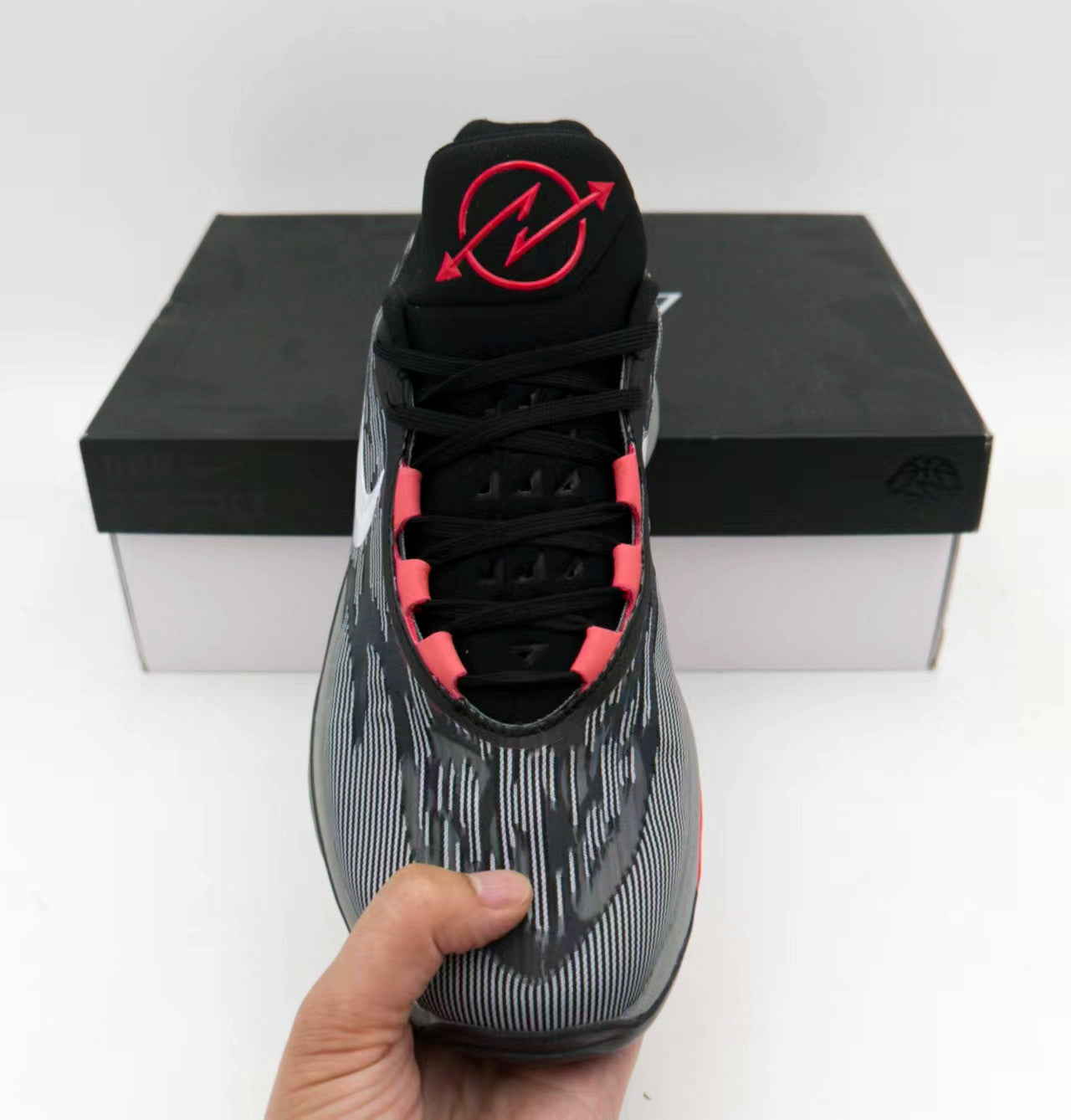 NIKE ZOOM GT CUT 2 x BLACK BRIGHT CRIMSON