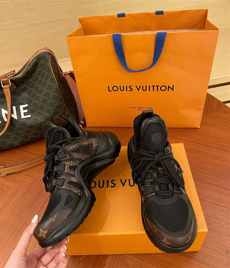 LOUIS VUITTON ARCHLIGHT TRAINERS   LVS098