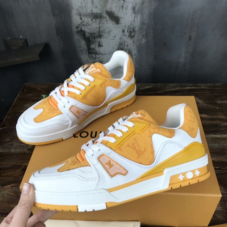 LOUIS VUITTON TRAINER SNEAKER   LVS033