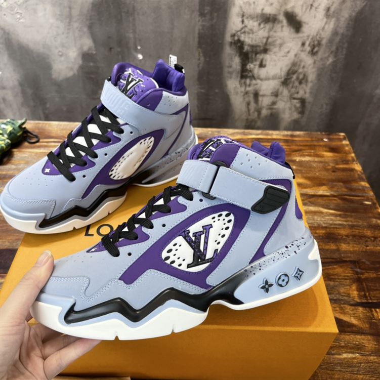 LOUIS VUITTON LV TRAINER 2 SNEAKER   LVS072