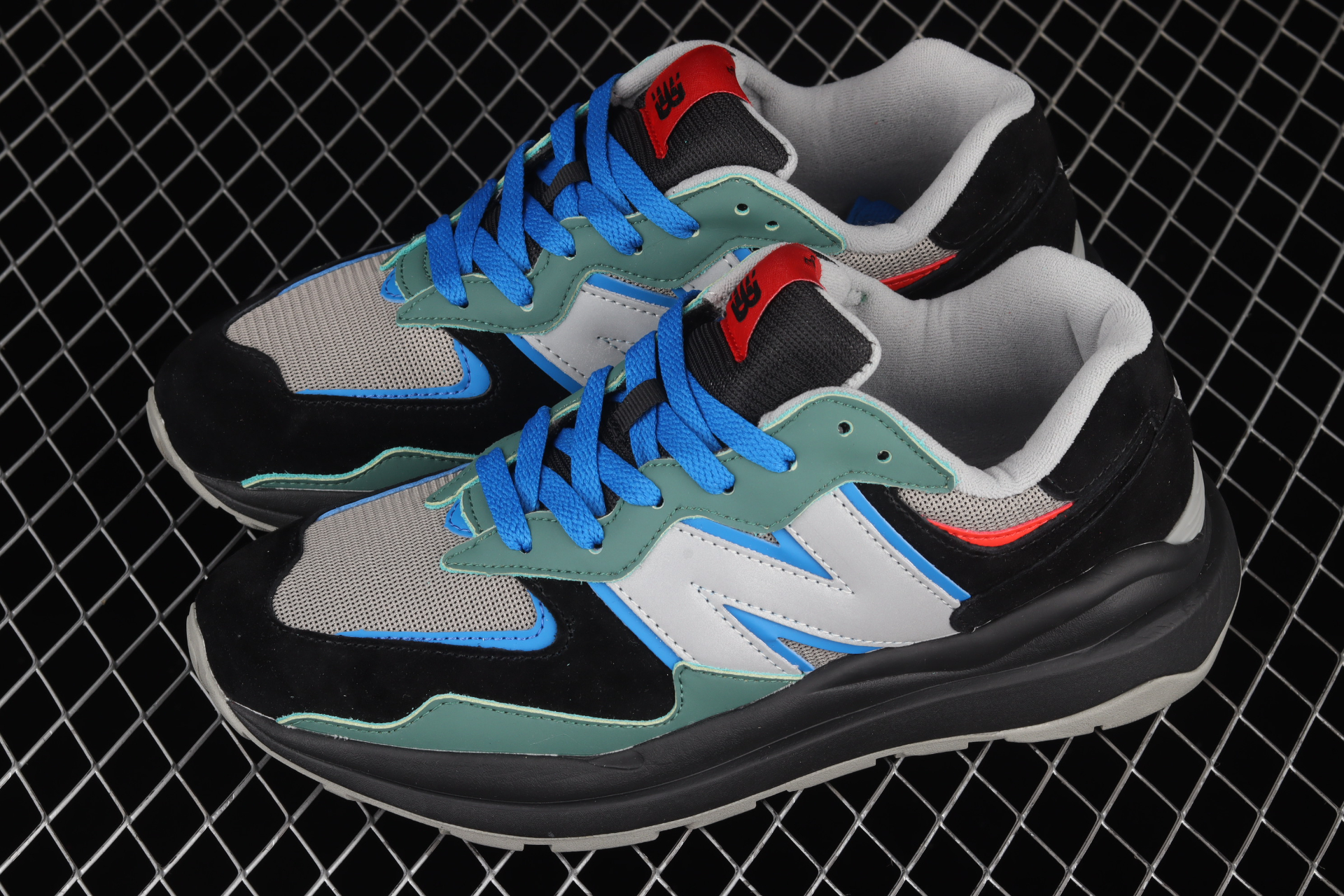 57/40  Black Grey Green  M5740MW