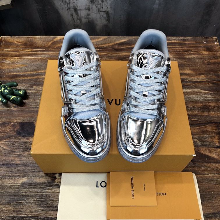 LOUIS VUITTON TRAINER SNEAKERS IN SILVER METALLIC CANVAS   LVS035