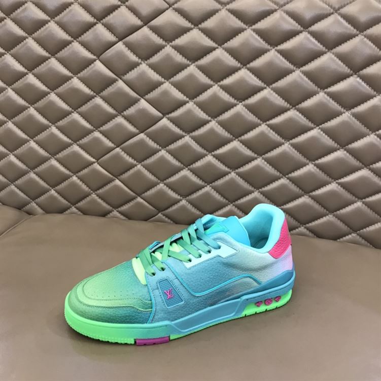 LOUIS VUITTTON TRAINER SNEAKERS IN GREEN GRAINED CALF LEATHER   LVS002