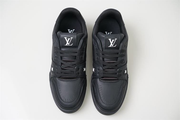 LOUIS VUITTON TRAINER SNEAKER   LVS084