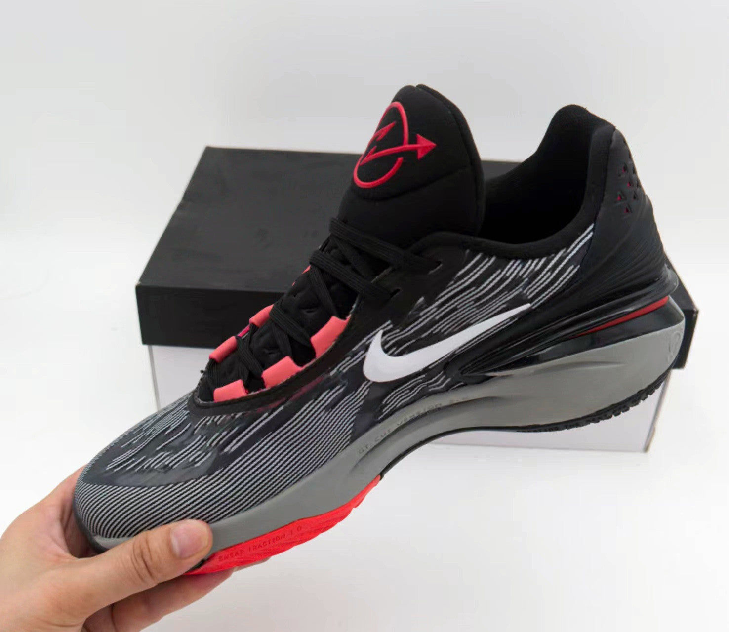 NIKE ZOOM GT CUT 2 x BLACK BRIGHT CRIMSON
