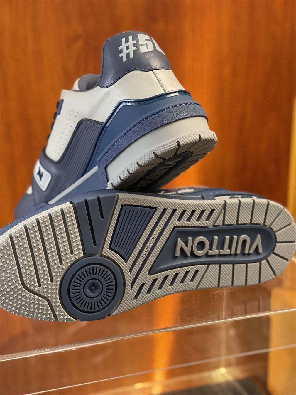 LOUIS VUITTON LV TRAINER SNEAKER   LVS062