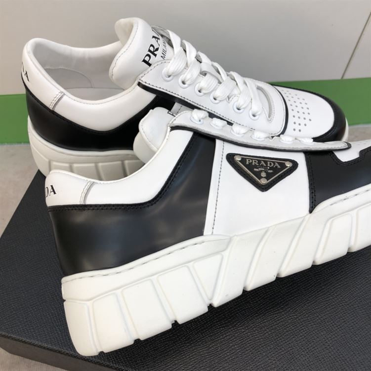 PRADA LEATHER SNEAKERS   PRS016