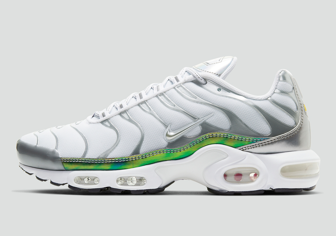 Air Max Plus  Metallic Green  CW2646-100