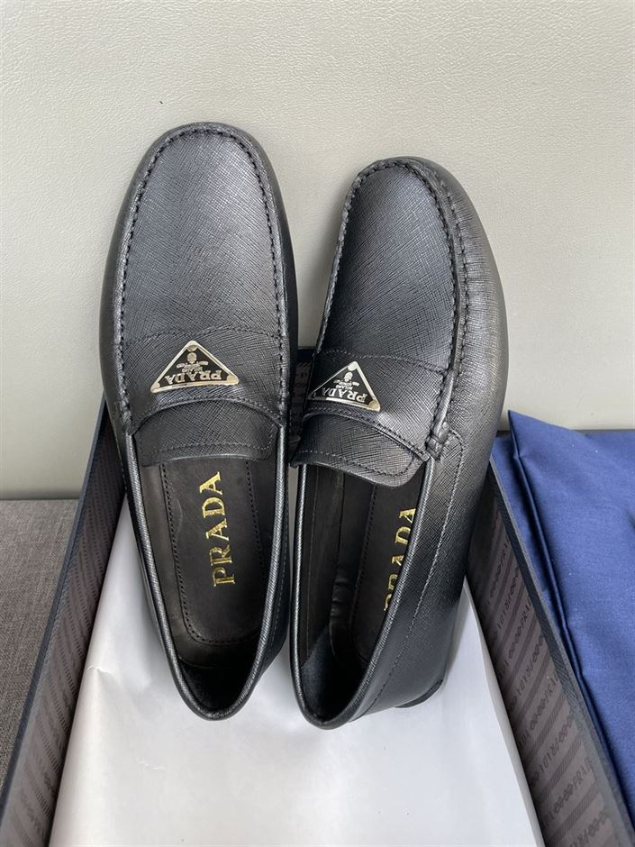 PRADA SAFFIANO LEATHER DRIVER   PRS036