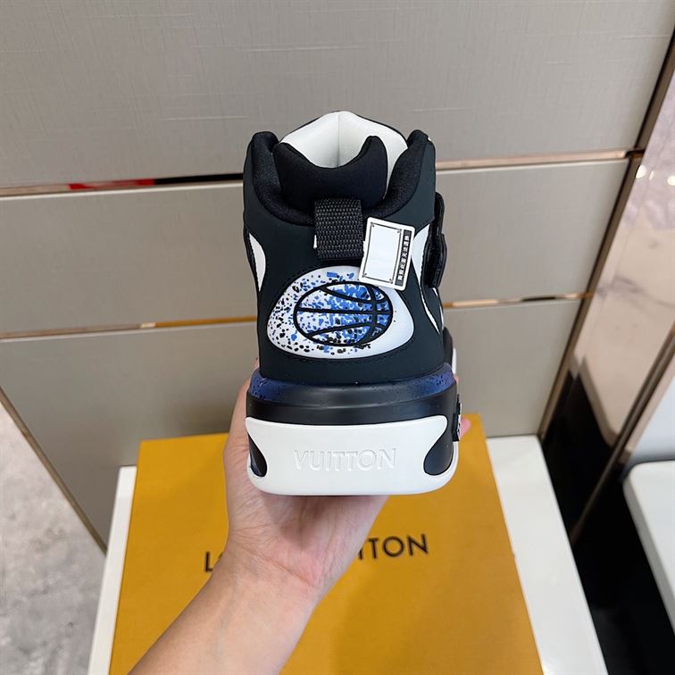 LOUIS VUITTON LV TRAINER 2 SNEAKER   LVS055