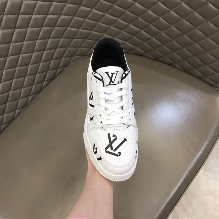 LOUIS VUITTON LV TRAINER SNEAKER   LVS054