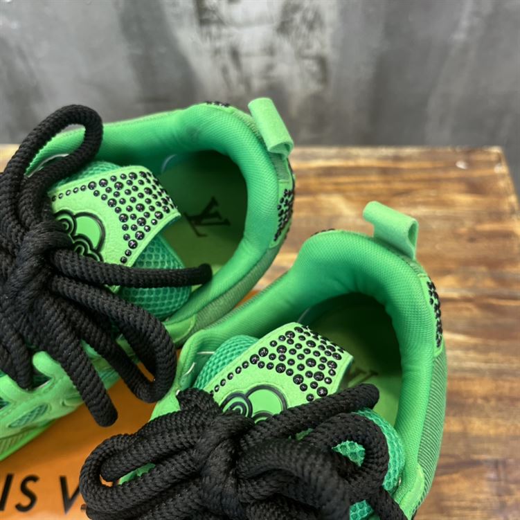 LOUIS VUITTON LVSK8 SNEAKER   LVS077