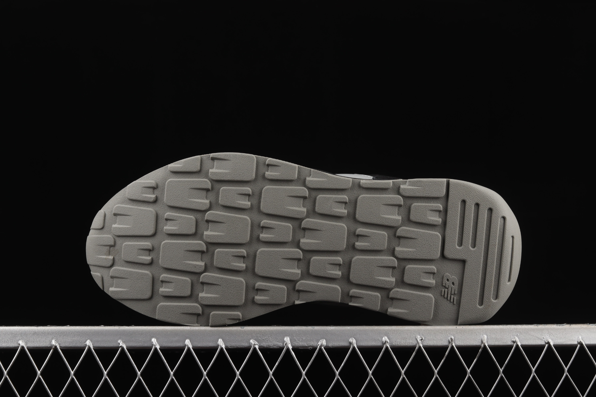 57/40  Black Grey Green  M5740MW