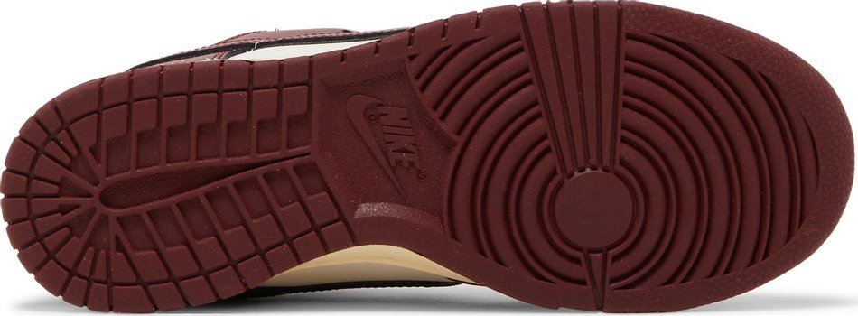 Wmns Dunk Low SE  Sisterhood   Team Red  DV1160-101