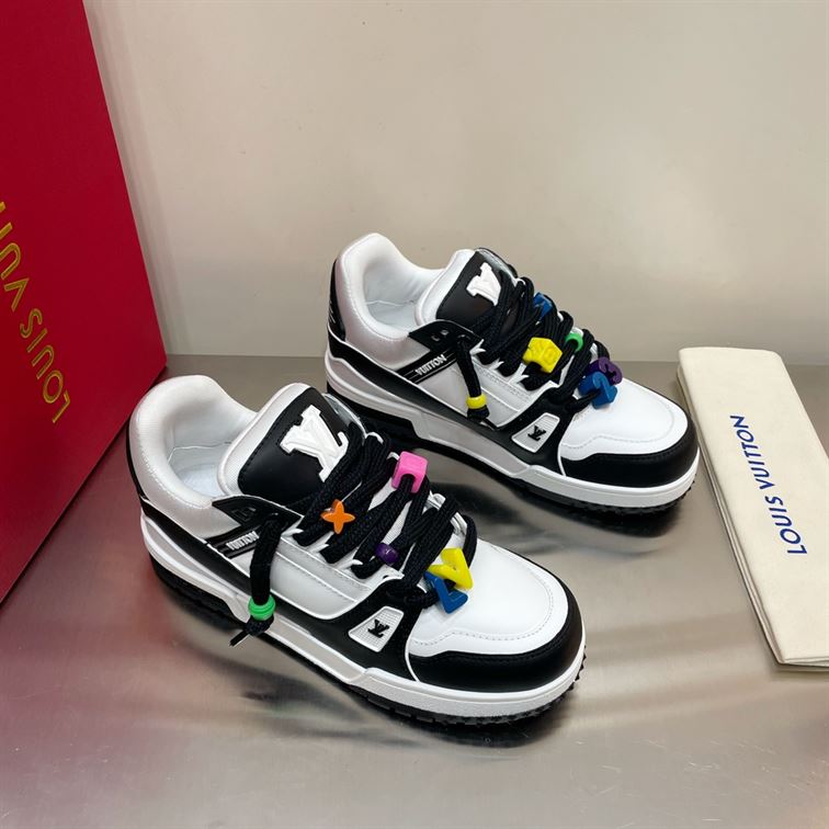 LOUIS VUITTON TRAINER MAXI LOW-TOP SNEAKERS IN WHITE AND BLACK   LVS116