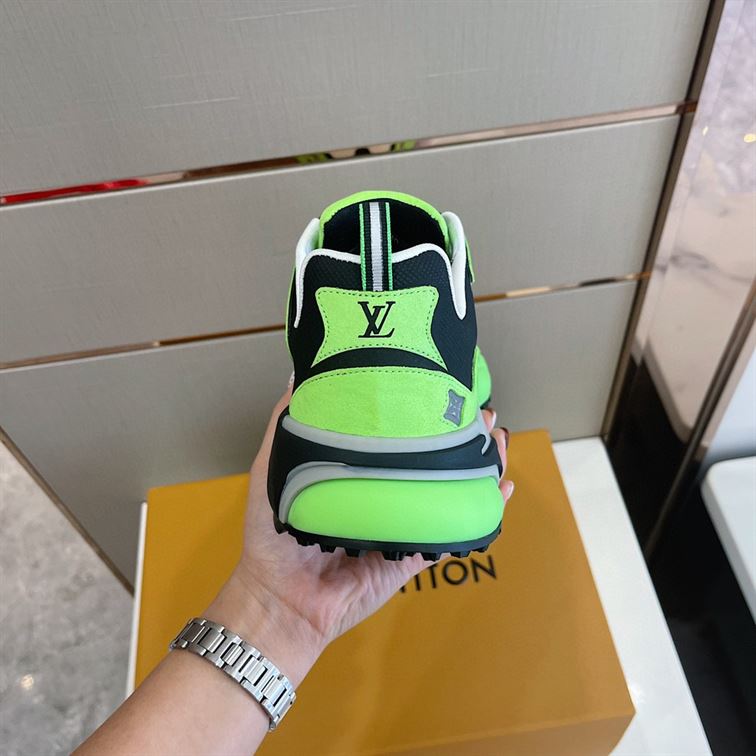 LOUIS VUITTON Dupe RUNNER TATIC SNEAKER   LVS024