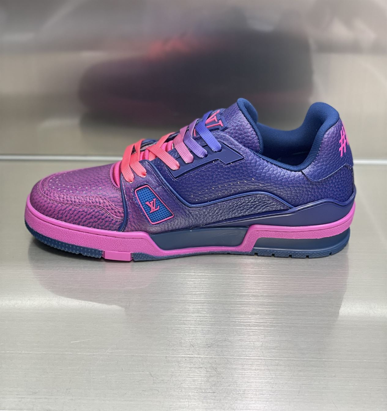 LOUIS VUITTON TRAINER SNEAKERS IN PINK   LVS003