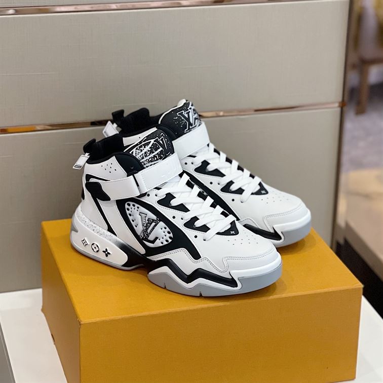 LOUIS VUITTON LV TRAINER 2 SNEAKER   LVS056