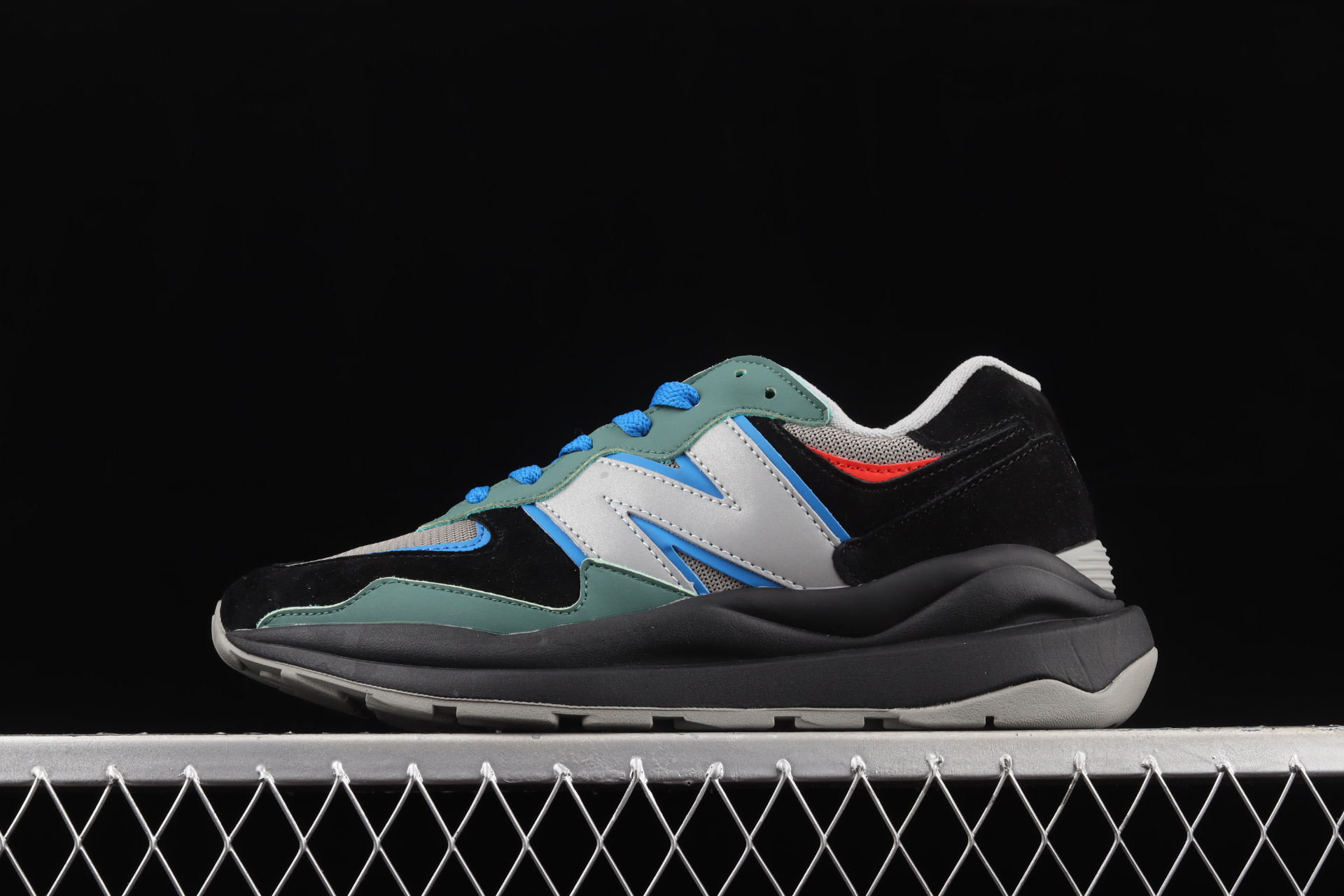 57/40  Black Grey Green  M5740MW