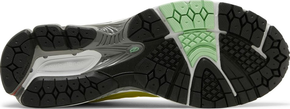 2002R  Sulpher Yellow  M2002RLC