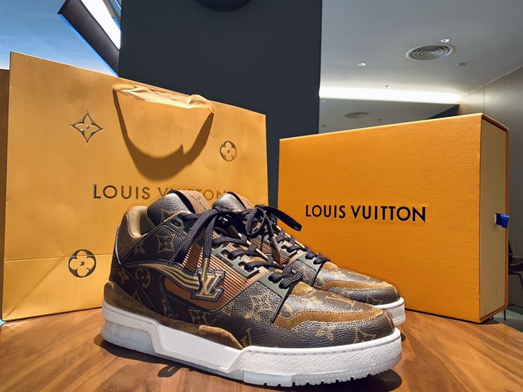 LV Shoes Replica TRAINER SNEAKER   LVS011