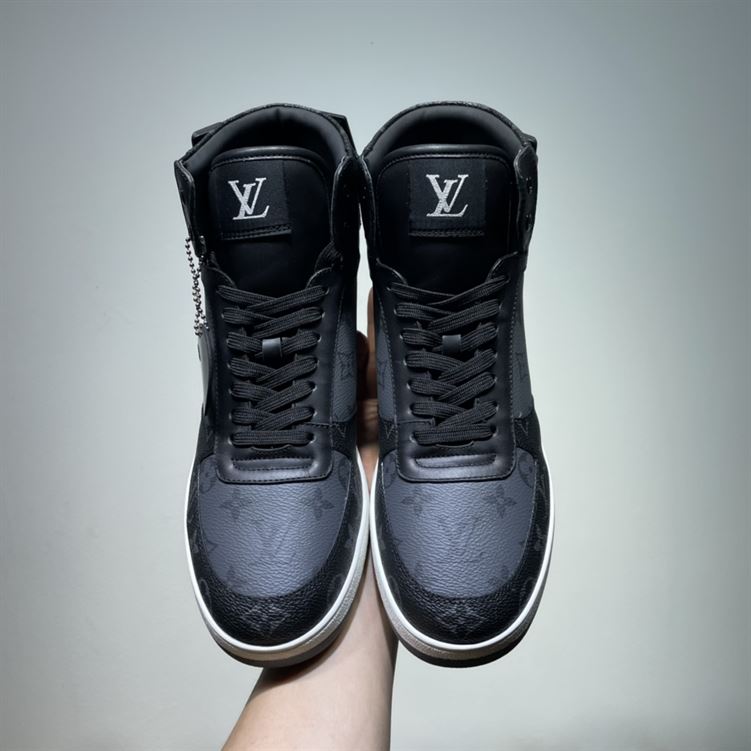 LOUIS VUITTON RIVOLI BOOTS   LVS104