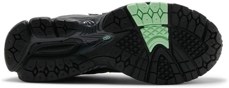 2002R  Black Green  M2002RLD