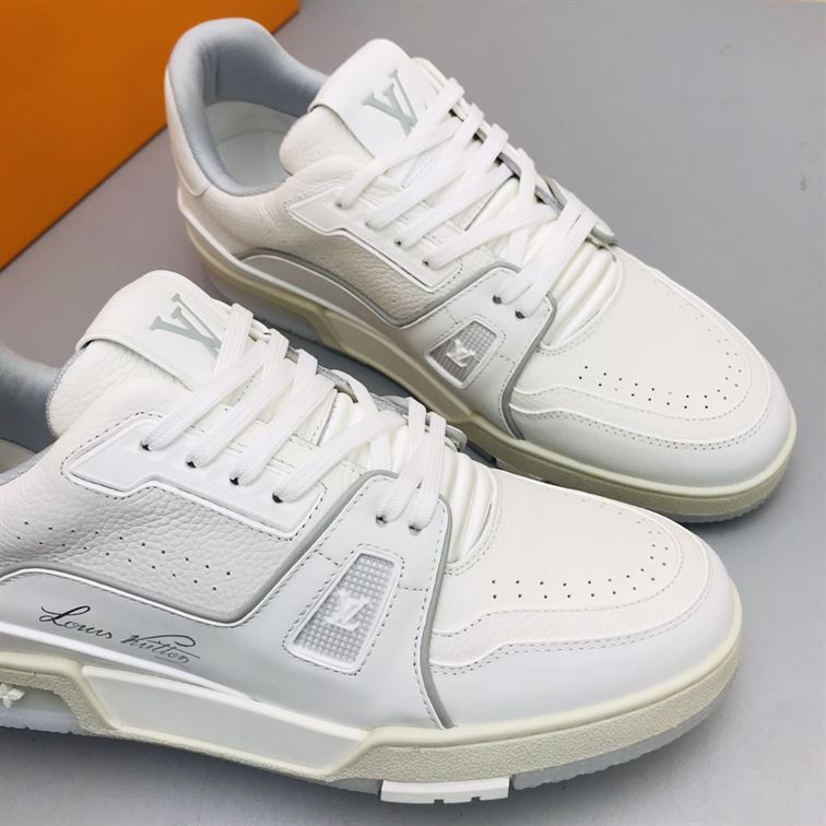 LOUIS VUITTON TRAINER SNEAKER   LVS124