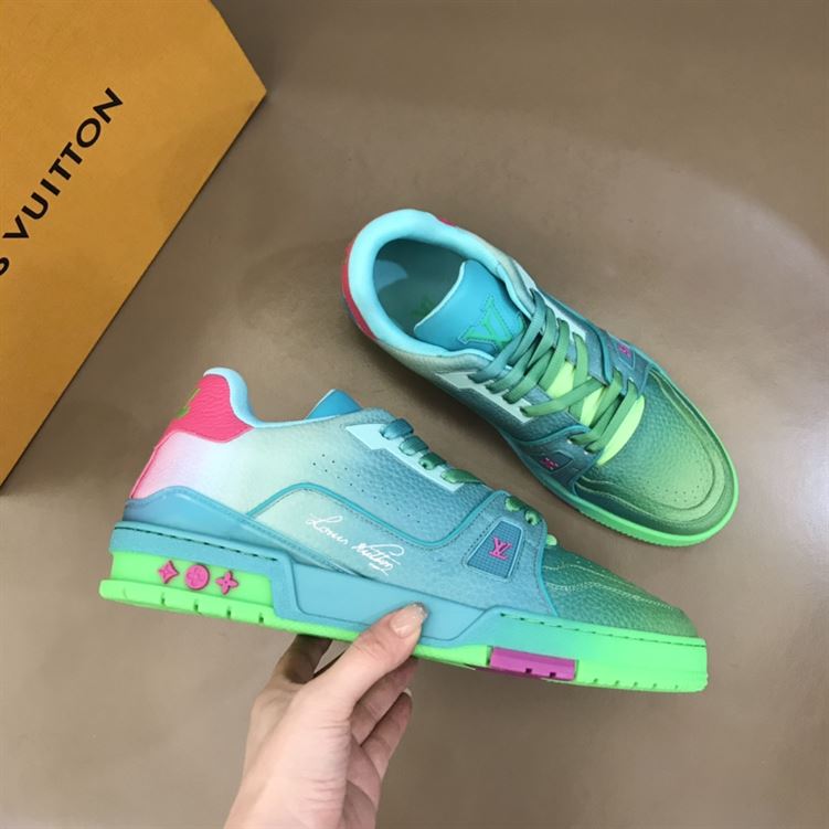 LOUIS VUITTTON TRAINER SNEAKERS IN GREEN GRAINED CALF LEATHER   LVS002