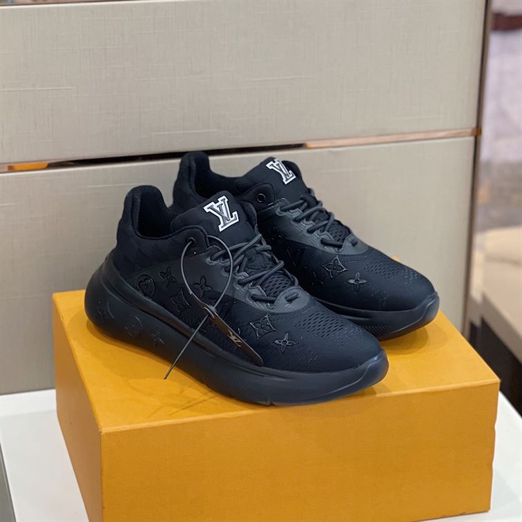 LOUIS VUITTON TRAINER SNEAKER   LVS081
