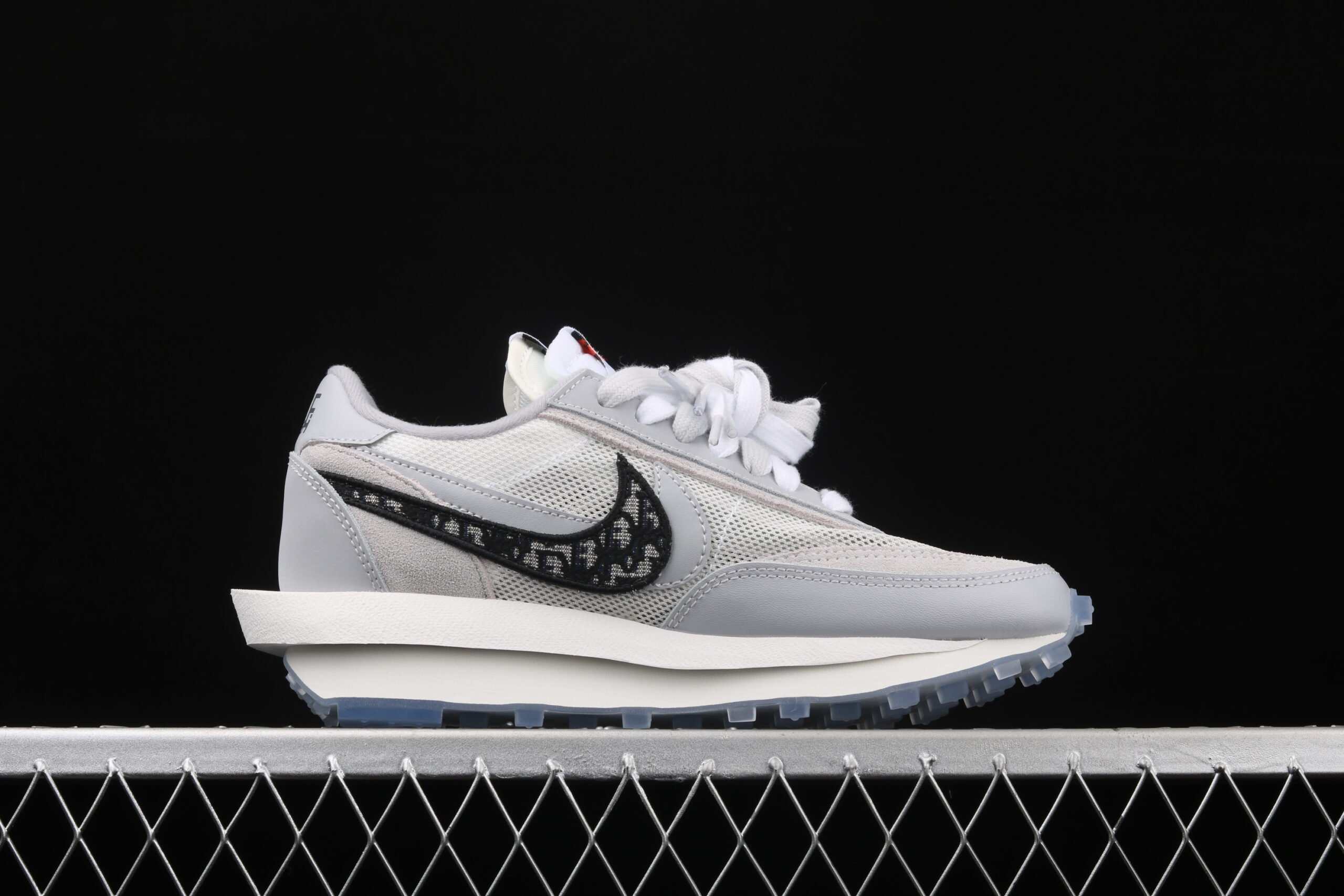 Dior x Sacai x Nk LVD Waffle Daybreak, Swoosh Silver